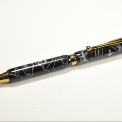 アクリルで作ったボールペン　ブラックパープル 1枚目の画像