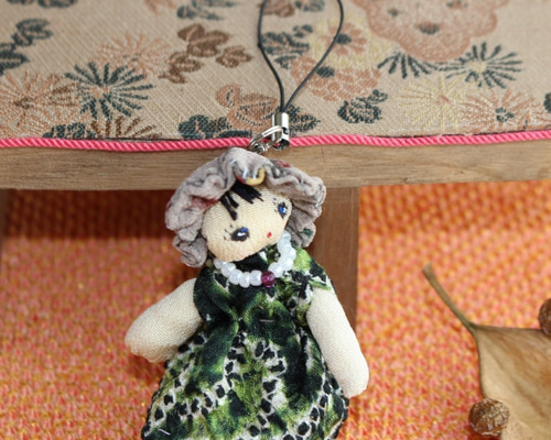 古布を着た  ちりめん人形 b6ab667b6975728db48c343895f455