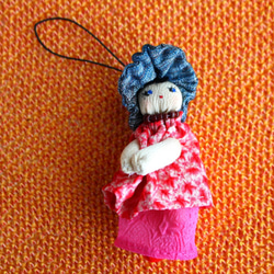 文化人形 古布ブローチ ストラップ 女の子 正絹 ちりめん 絞り染 ピンク 3枚目の画像