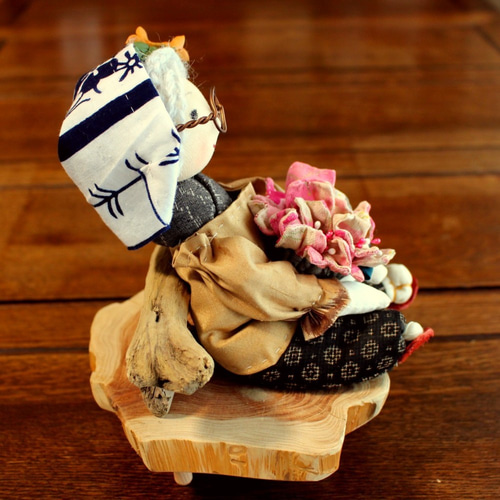 ♡まなっしーの母様ご確認用♡お引きずり文化人形 33cm＆10cm着物 古布＊ 値下げしました‼️日本人形 着物を着た子供の像 22cm 陶器製 - メルカリ