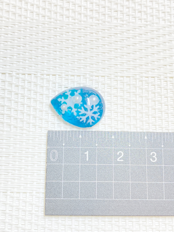 雪の結晶ピアス(ブルー) 8枚目の画像