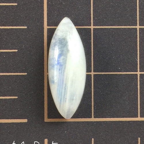 ムーンストーン ホワイトラブラドライト White Labradorite