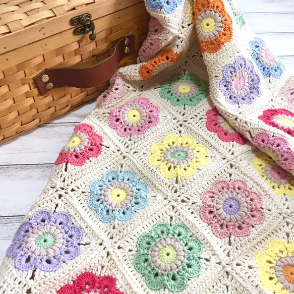 カラフルなモチーフ編み　ベッドカバー カラフルなモチーフ編み ベッドカバー 【公式通販】