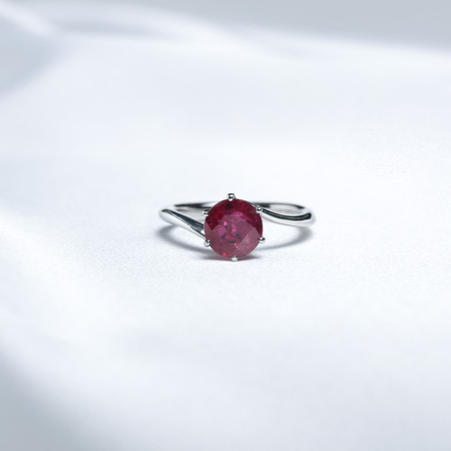 天然ルビーリング / プラチナリング】pt900 中石1.032ct カラー