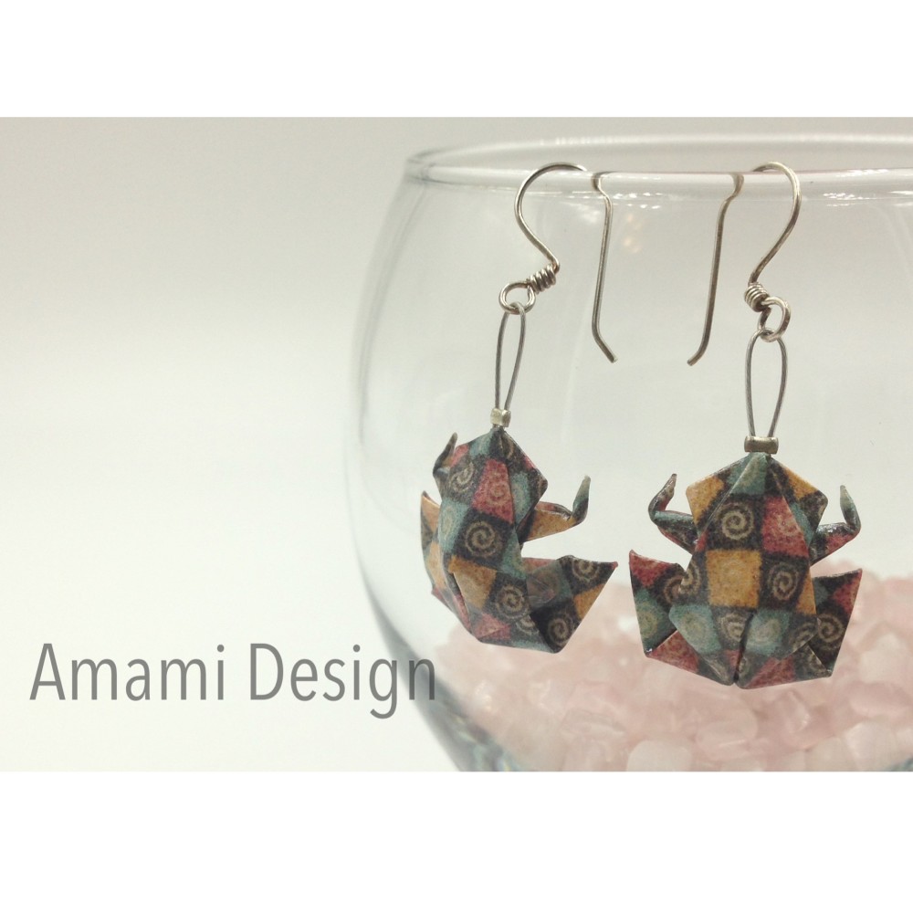 揺れる折り紙ピアス★和柄のカエル