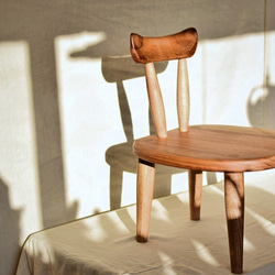 小さなスツール 子供椅子 くるみ 可愛い椅子 シンプルで大人もほっこり 地産地消　koe Lab. 3枚目の画像