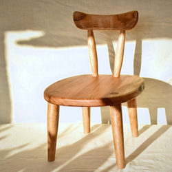 小さなスツール 子供椅子 くるみ 可愛い椅子 シンプルで大人もほっこり 地産地消　koe Lab. 4枚目の画像
