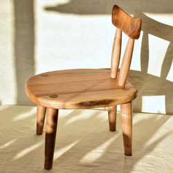 小さなスツール 子供椅子 くるみ 可愛い椅子 シンプルで大人もほっこり 地産地消　koe Lab. 6枚目の画像