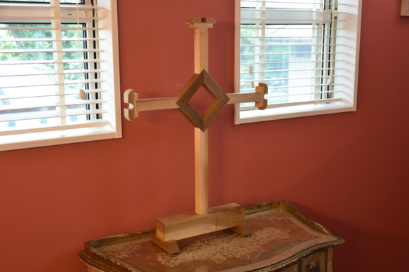 朴の木　十字架　アクセサリースタンド 1枚目の画像