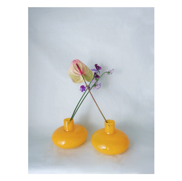 Flat Bottom Vase - Yellow 1枚目の画像