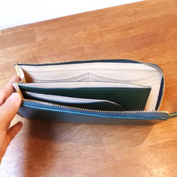 量身定制的L形拉鍊修身錢包，配以皮革和線頭選項（青苔綠） 第6張的照片