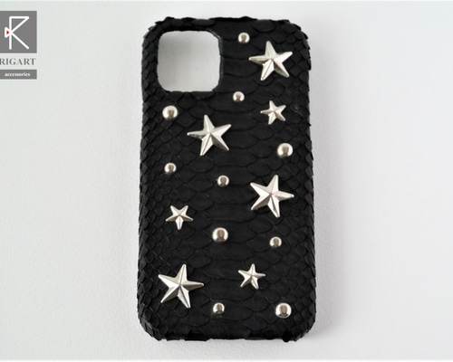 ぽんた♡プラダiPhoneケース11 ボタンタイプ 黒♡ ぽんた様専用♡プラダiPhoneケース11 ボタンタイプ 黒♡ 痛く