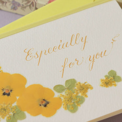 押し花とカリグラフィーのメッセージカード【For you】　春色イエローの多目的カード 3枚目の画像