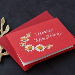 押し花とカリグラフィーのミニクリスマスカード【Merry Christmas】　本物のお花のミニカード　マトリカリア 1枚目の画像