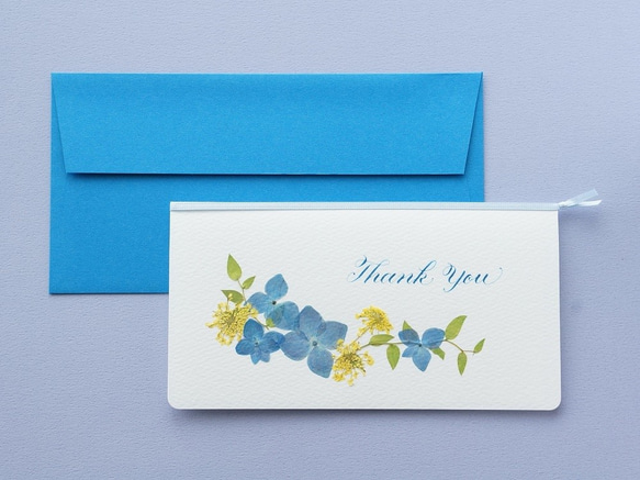 押し花とカリグラフィーのメッセージカード【Thank You】　あじさいとレースフラワーのお礼のカード 4枚目の画像