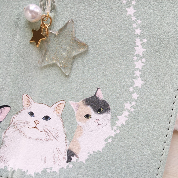 【スマホショルダーにもなる】猫の手帳型スマホケース　グリーン　壁紙&ストラップ付き 6枚目の画像