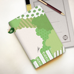 【名入れオーダー】小鳥のタブレットケース　グリーン　Mサイズ　小鳥チャーム付き 1枚目の画像