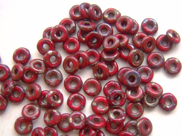 【オービーズ/o-beads】オパークレッドピカソ:直径3.8×1ミリ/2.5ｇ(約70～75ヶ) 1枚目の画像