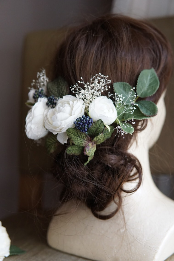 HEADDRESS Alyssa:ガーデンローズとブラックミント、ブルーのヘッドドレス 4枚目の画像