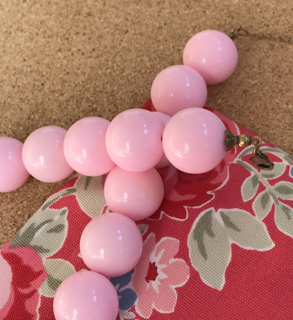 レトロ 大玉 桜ピンク ネックレス 5枚目の画像