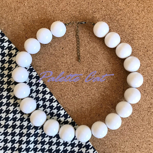 レトロ 大玉ネックレス ホワイト 20mm ネックレス・ペンダント
