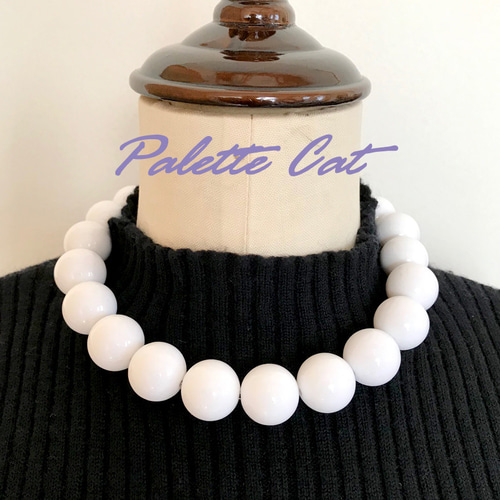 レトロ 大玉ネックレス ホワイト 20mm ネックレス・ペンダント ali  