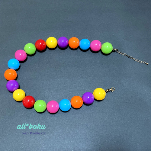 セレクトショップで購入　ビンテージ風ネックレス　カラフル　ブルーランク ヴィンテージガラス アクアブルーオパール オーバル ネックレス