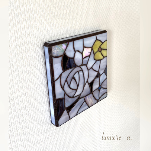 ステンドグラス＊ 壁掛けパネル バラとお花 (アイスブルー