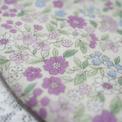 パープルの小花が可愛いダブルガーゼマスク 花 紫 ムラサキ パープル 春マスク 大人かわいい 3枚目の画像