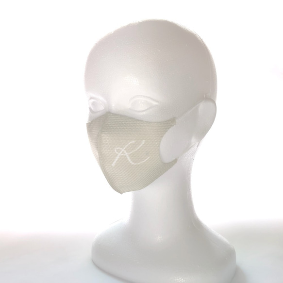 リボン風 イニシャル グリーン系 デザインマスク ✽ 小顔に見える！美しいフェイスライン ✽ くすみカラーマスク 6枚目の画像