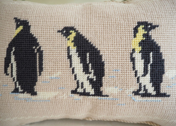 ペンギンのミニクッション　3ショット(長方形) 4枚目の画像