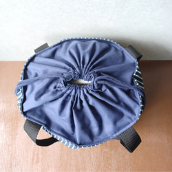 紺色ストライプ柄の巾着ハンドバッグ　トートバッグ 5枚目の画像