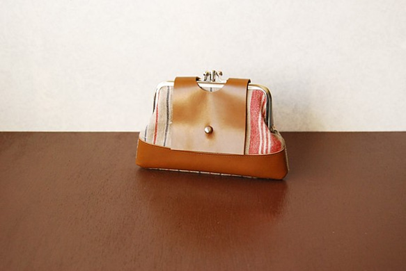 送料無料「３点セット」アンティーク赤ラインリネンがま口のお財布　　ストライプ×革キャメル 2 2枚目の画像