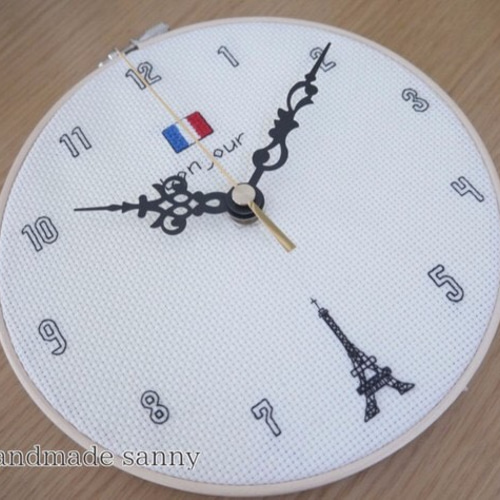 パリ エッフェル塔 刺しゅう時計 掛け時計・置き時計 Sanny's stitch