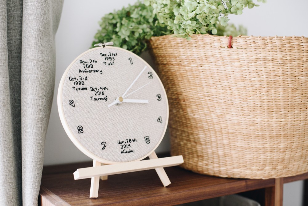 Family 家族のバースデイ 刺繍時計　オーダーメイド・名入れ