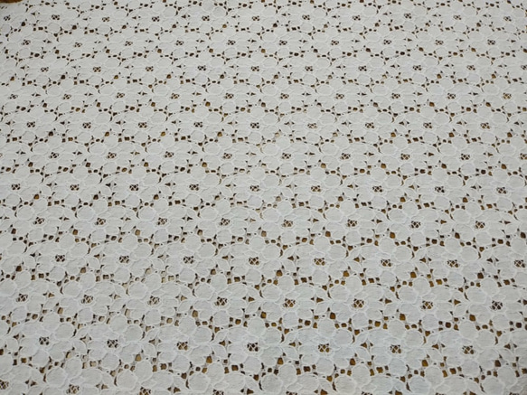 小花の控えめな感じの綿レース　【晒】幅103cm×長さ50cm　D/#LB2702NC1 4枚目の画像