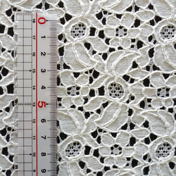 小花とつぼみ模様の綿レース【オフ白】幅102cm×長さ30cm　D/#LB4203NC1 3枚目の画像