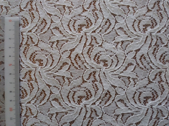 変わり花柄綿レース【オフ白】幅103cm×50cm　D/#LB5201TC 4枚目の画像