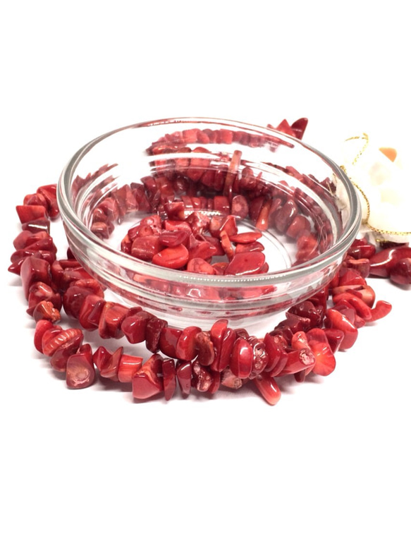 さざれ石 穴有】赤珊瑚 (大粒) さざれ 染め 13cm 穴あり 天然石 lia