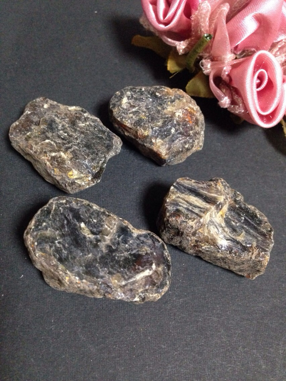 【希少】スマトラ島産　天然琥珀（ヤングアンバー）ラフ原石　1個 1枚目の画像