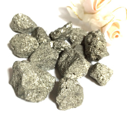 【原石　さざれ石穴なし】メキシコ産 　パイライト 黄鉄鉱 Pyrite 25ｇ 3枚目の画像