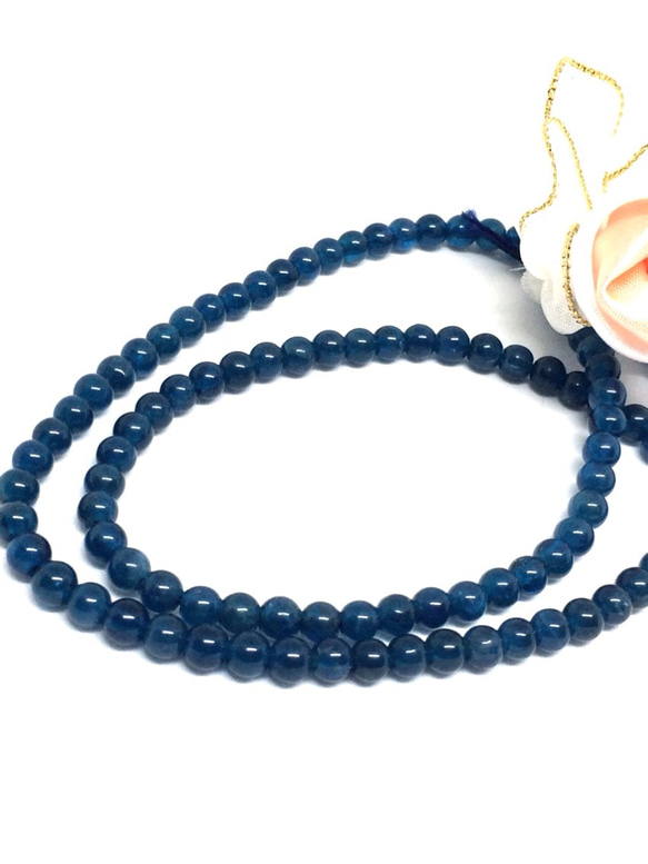 【穴有】ブラジル産ブルーアパタイト　丸珠　3-4ｍｍ　10個 4枚目の画像