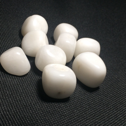 タンブル 穴なし】純白の石 スノークォーツ 2個 天然石 lia stone 通販  