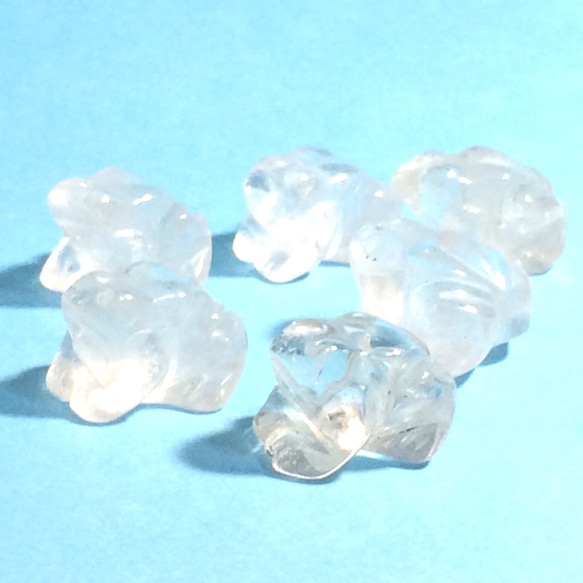 アウトレット　水晶　蛙　ミニ（1つ）　テラリウム置物　オブジェ　アクセサリーパーツ 1枚目の画像