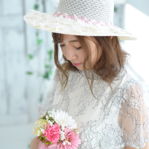 白い麦わら帽子 レース ピンクのお花 夏 UV対策 かわいい オシャレ