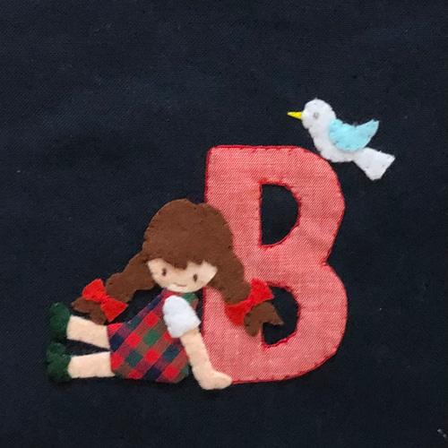 ファミリア 赤いクマとウサギ刺繍ショルダーバッグ 受注制作】ABC 英語 うさぎ くま 女の子 アップリケバッグ お