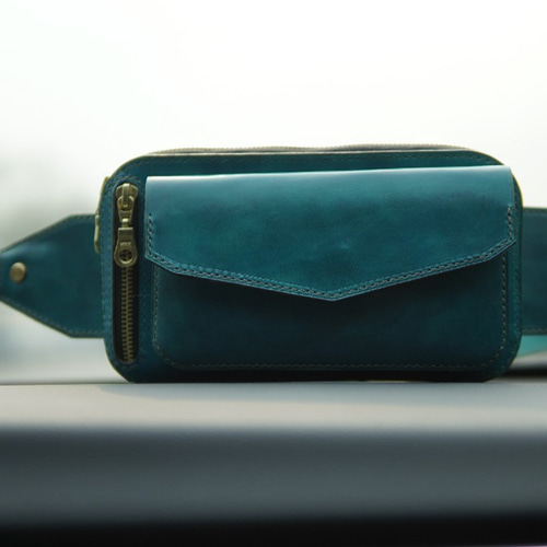 高級革使用 ボディーバッグ メンズバッグ 斜め掛け ワンショルダー