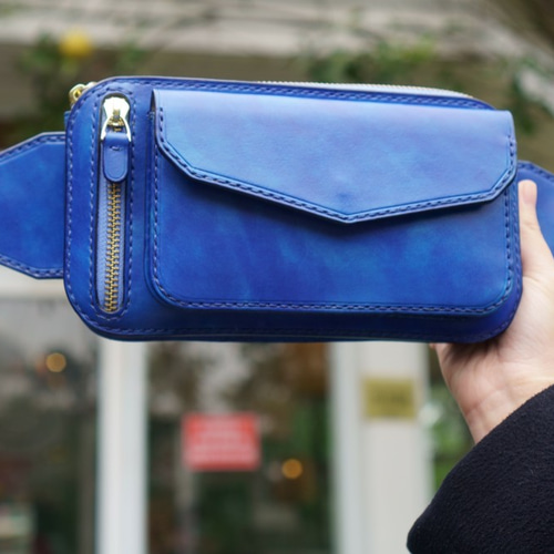【美品】トゥミ　ボディバッグ　ワンショルダー　斜め掛け　オールレザー　ロゴ型押し TUMI ボディバッグのYahoo!オークション(旧ヤフオク!)の相場