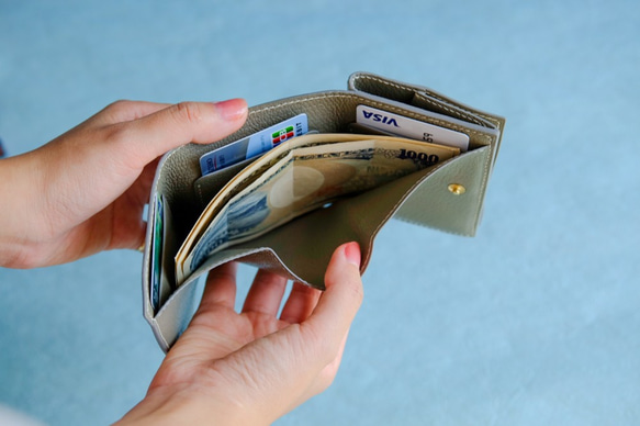 【高級革】オールレザー　フランスレザー使用コンパクト財布　（グリパールｘグレー） 4枚目の画像