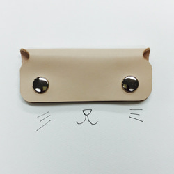 ヌメ革/小物/新発売/猫耳イヤホーンケース/ホルター/お好きな刻印の注文をお受けいたします（6文字以内無料） 1枚目の画像